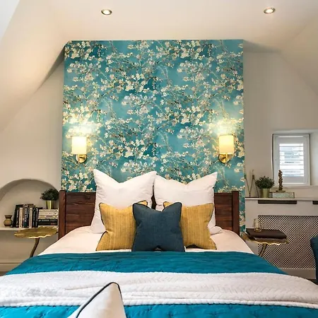 Pipe Lane - Charming 3 Bedroom House * بريستول