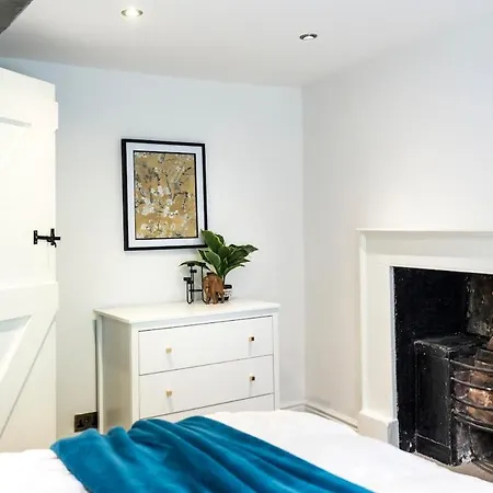 Pipe Lane - Charming 3 Bedroom House * בריסטול