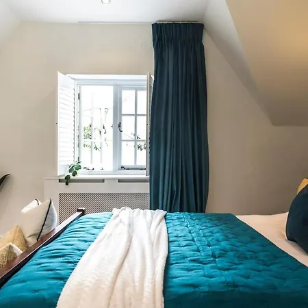 Apartman Pipe Lane - Charming 3 Bedroom House *
